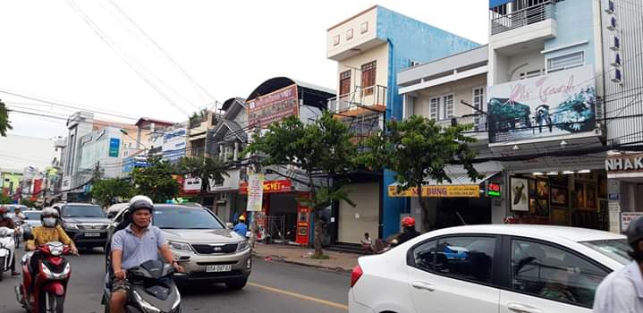 CHO THUÊ NHÀ MẶT TIỀN CÁCH MẠNG THÁNG 8 – 20 TRIỆU/ THÁNG