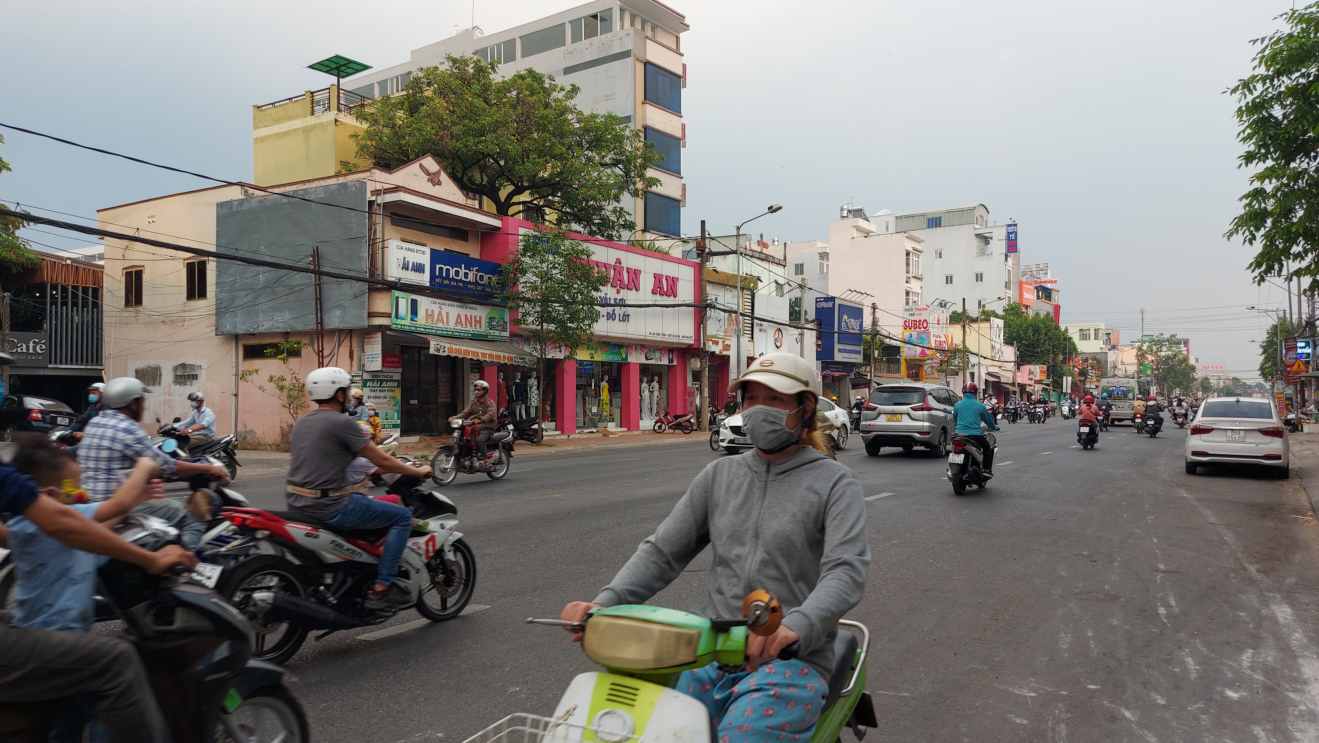 CHO THUÊ MẶT TIỀN NGANG 15M ĐƯỜNG MẬU THÂN