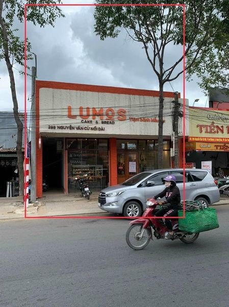 Bán nhà mặt phố ngang 8m đường Nguyễn Văn Cừ nối dài