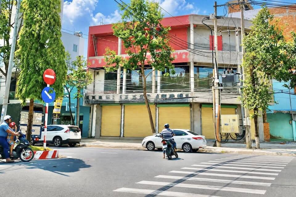 CHO THUÊ NHÀ GÓC 2 MẶT TIỀN CÁCH MẠNG THÁNG 8 VÀ NGUYỄN VĂN CỪ CẦN THƠ | 65 TRIỆU/ THÁNG