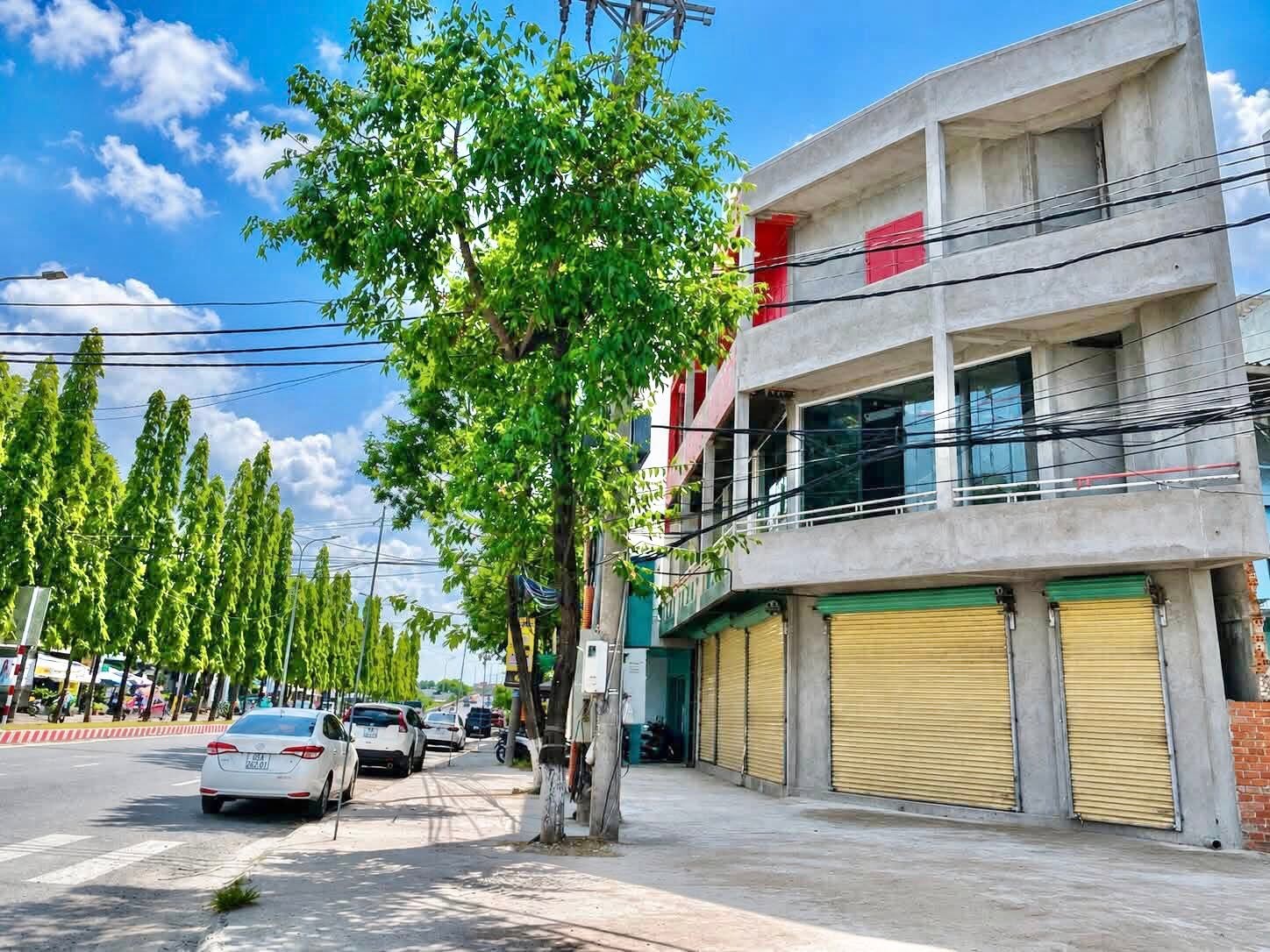 cho thue nha goc 2 mat tien cach mạng tháng 8 cần thơ (5)